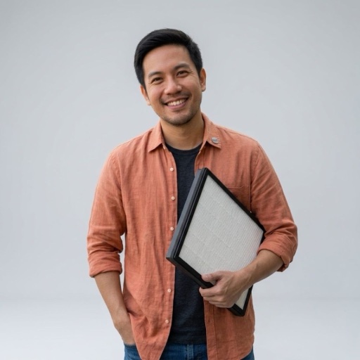 ภาพบุคคลของธีรภัทร ชลศิริ บรรณาธิการแล็บของ AirLab